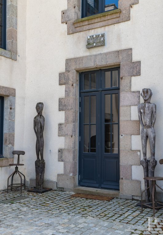 A set of two manor houses overlooks the Bay of Morlaix in Carantec on the north coast of Finistère - photo  n°9